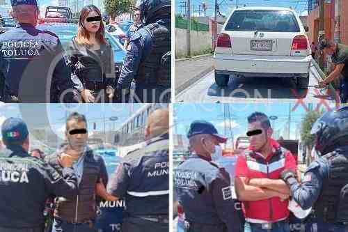 Video: Recuperan en Toluca, auto robado y detienen a tres sospechosos
